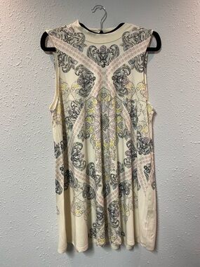 Blu Pepper Cream Paisley Sleeveless Swing Tank with Pink and Gray Accents